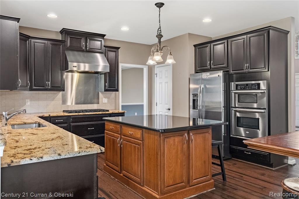 50738 Calvert Isle Drive, Novi, MI — Photo 16