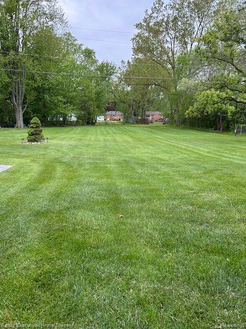 802 COLORADO Street, Marysville, MI 48040 — Photo 2