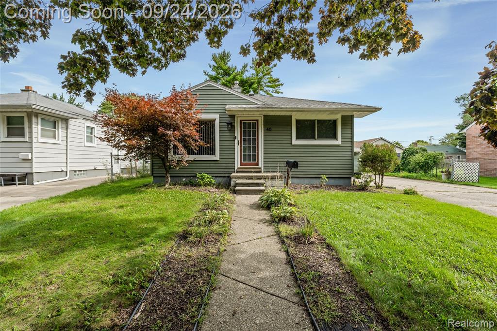 40 Dorothea Street, Mount Clemens, MI 48043