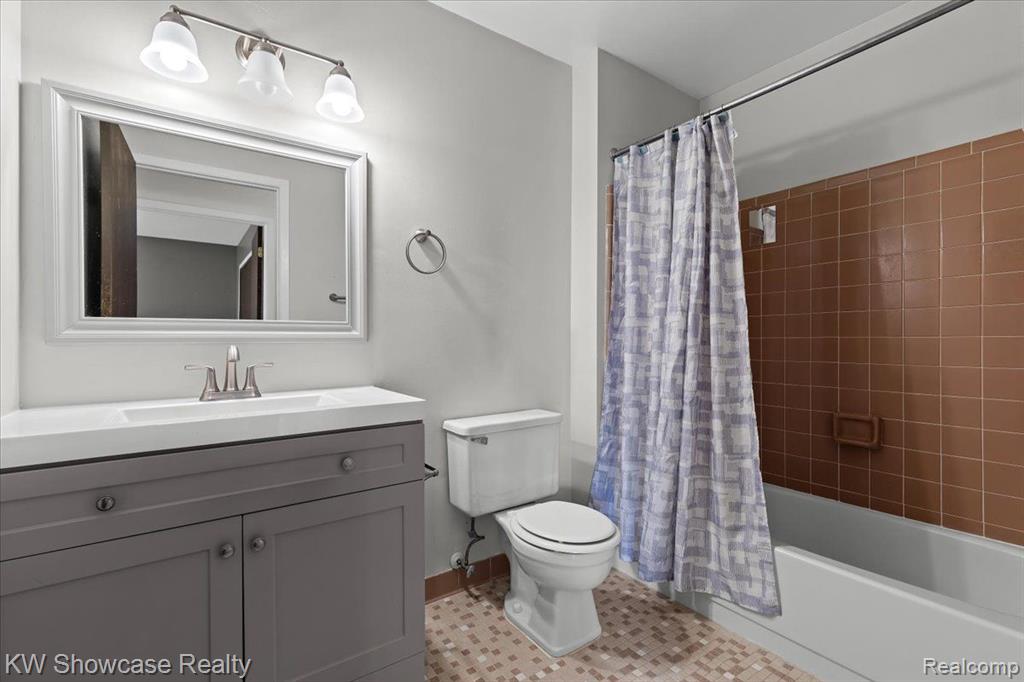 41223 SOUTHWIND Drive, Canton, MI 48188 — Photo 16