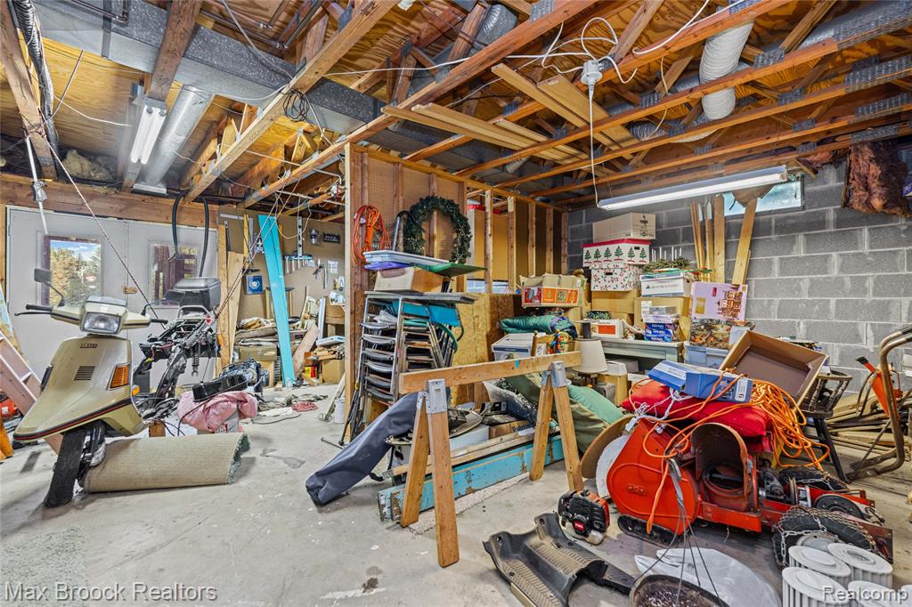 4622 Fleck Drive, Hartland, MI 48430 — Photo 48