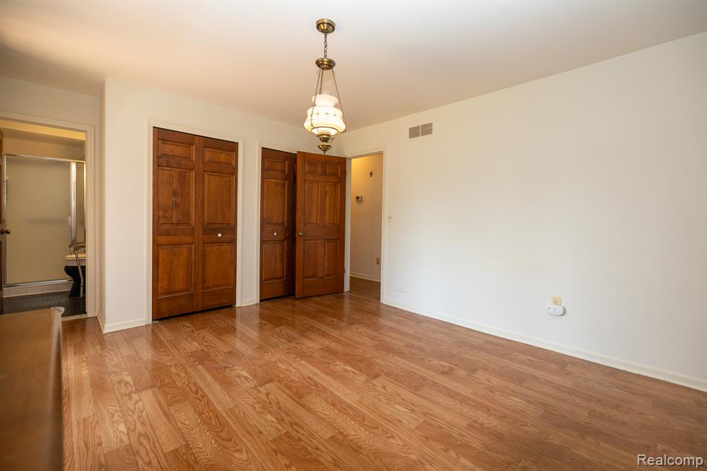 6084 Upper Straits Boulevard, West Bloomfield, MI 48324 — Photo 18