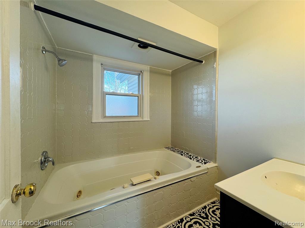 510 Stratford Road, Ferndale, MI 48220 — Photo 5