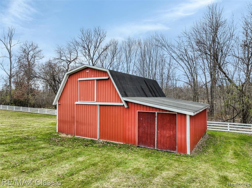 8173 Earhart Road, South Lyon, MI 48178 — Photo 78