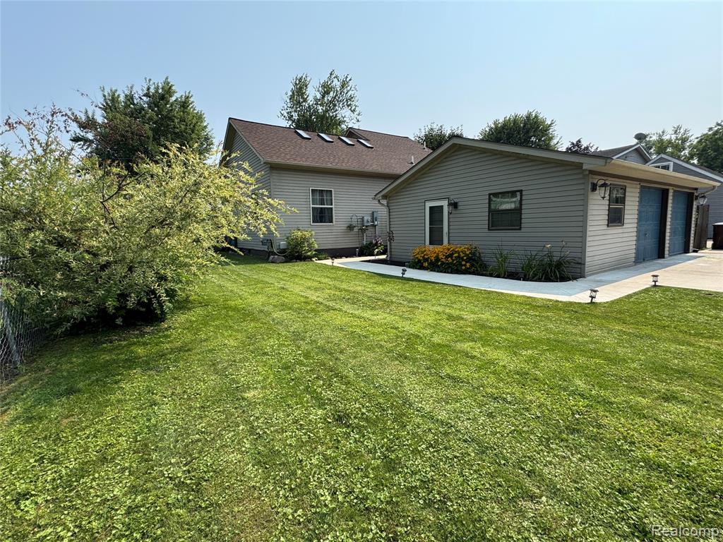 577 Norvell Beach Drive, Brooklyn, MI 49230 — Photo 5