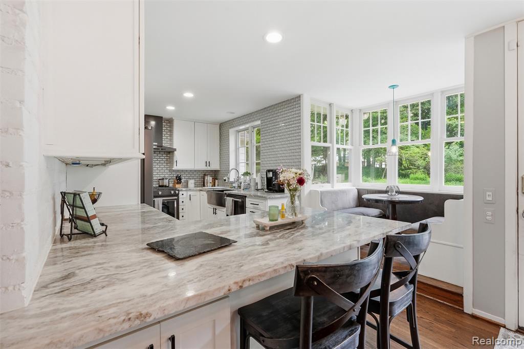 27310 Crestwood Drive, Franklin, MI 48025 — Photo 14