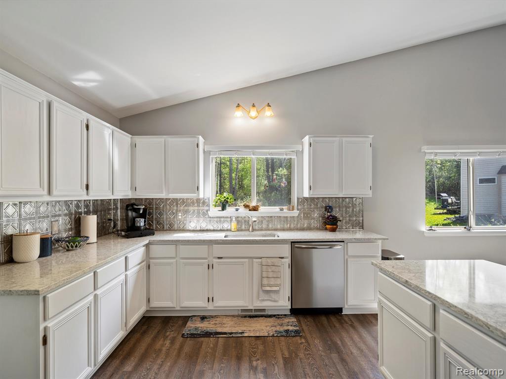 437 CONVERSE, Lake Orion, MI 48362 — Photo 17