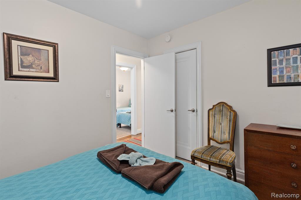 7042 THATCHER Street, Detroit, MI 48221 — Photo 19