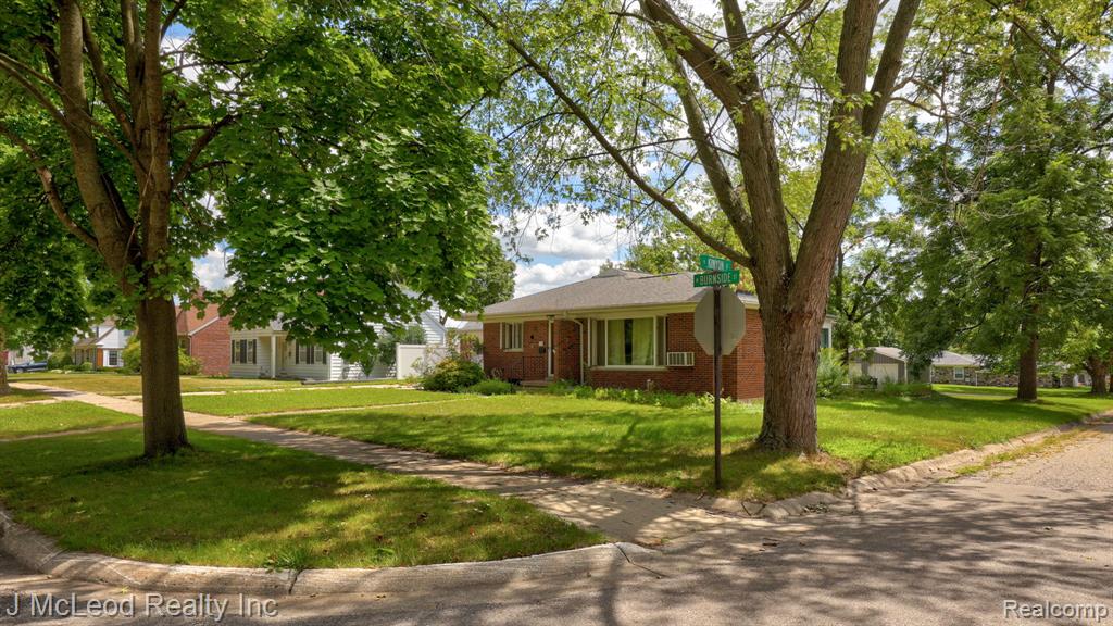 703 W Burnside Street, Caro, MI 48723 — Photo 2