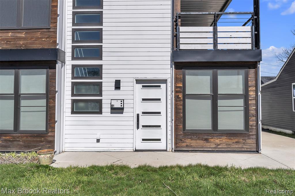 51 E Shevlin Avenue, Hazel Park, MI 48030 — Photo 5