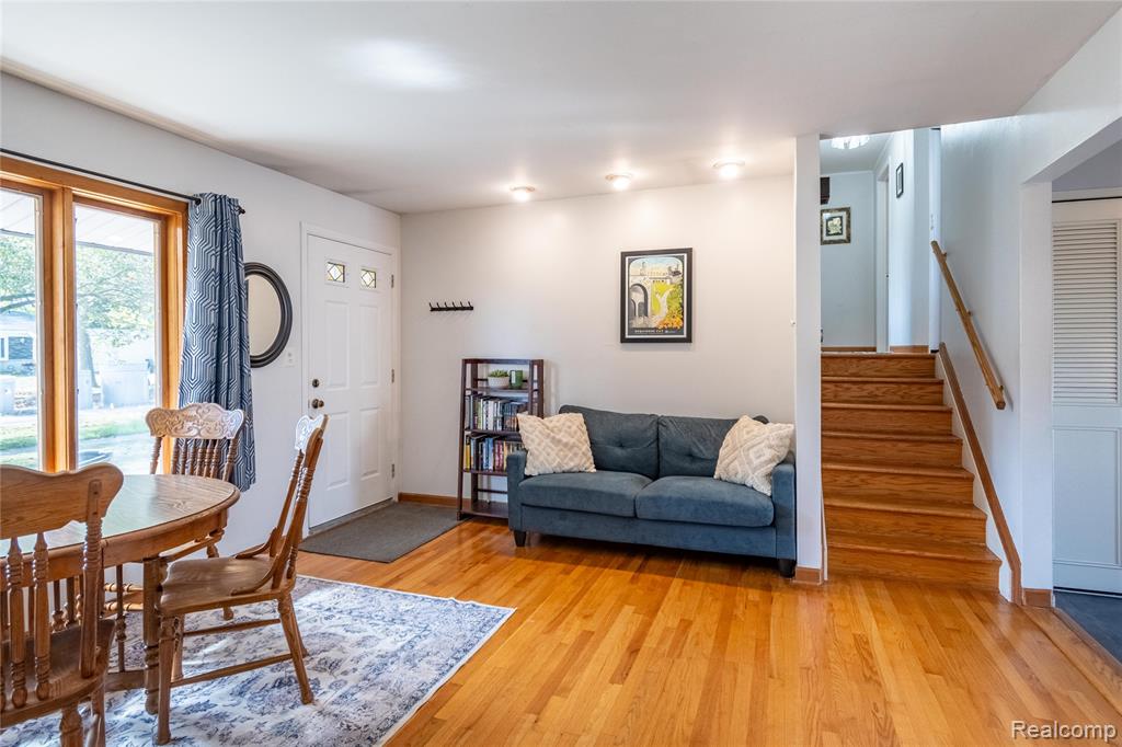908 W Elmwood Avenue, Clawson, MI — Photo 7