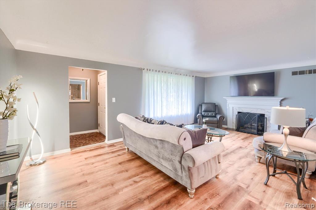 9223 Lapeer Road, Davison, MI 48423 — Photo 23