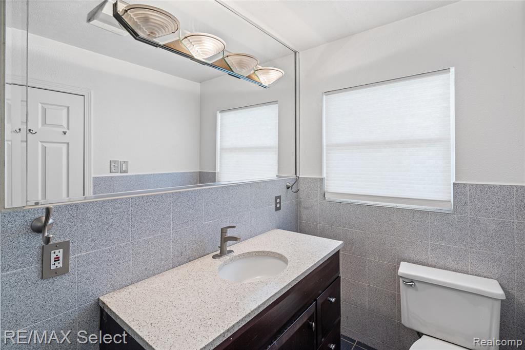 3441 Hawthorne Drive, Flint, MI 48503 — Photo 32