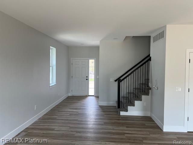 9400 Roland Drive - Photo 3