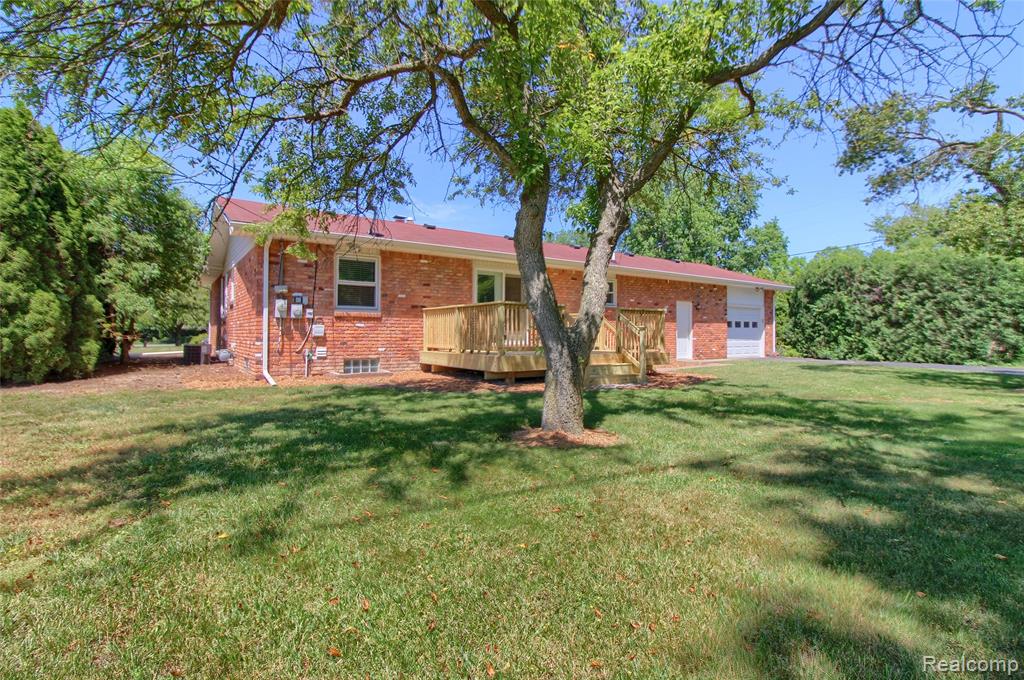 21515 Huron River Drive, New Boston, MI 48164 — Photo 28
