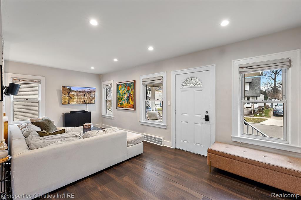 702 S Vermont Avenue, Royal Oak, MI 48067 — Photo 5
