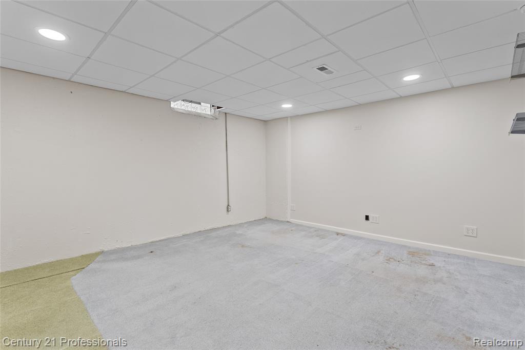 18344 Greenmeadow Drive, Clinton Twp, MI 48038 — Photo 23
