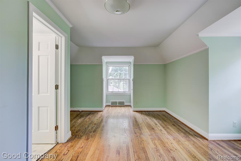 20 OXFORD Boulevard, Pleasant Ridge, MI — Photo 37