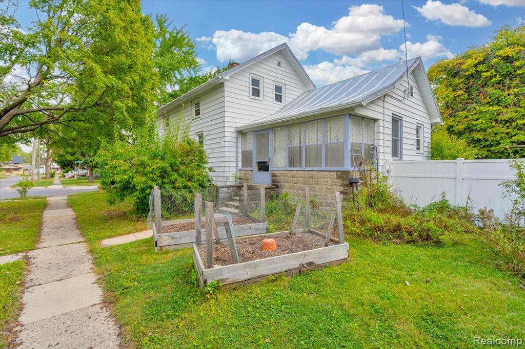727 W 4th Street, Monroe, MI 48161 — front exterior