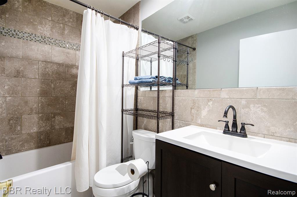 9157 Dallas Drive, Grosse Ile, MI 48138 — Photo 15