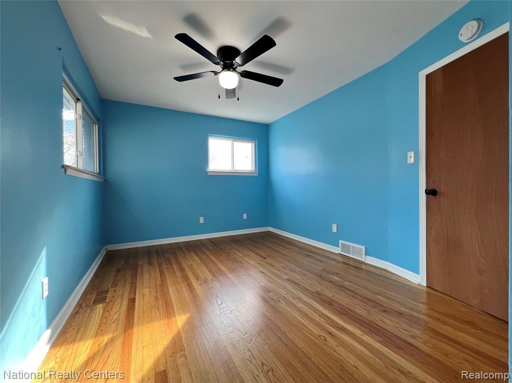 8571 Cranston Street, Westland, MI — Photo 15