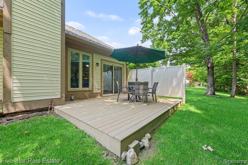6838 Fox Lane, Waterford, MI 48327 — Photo 26