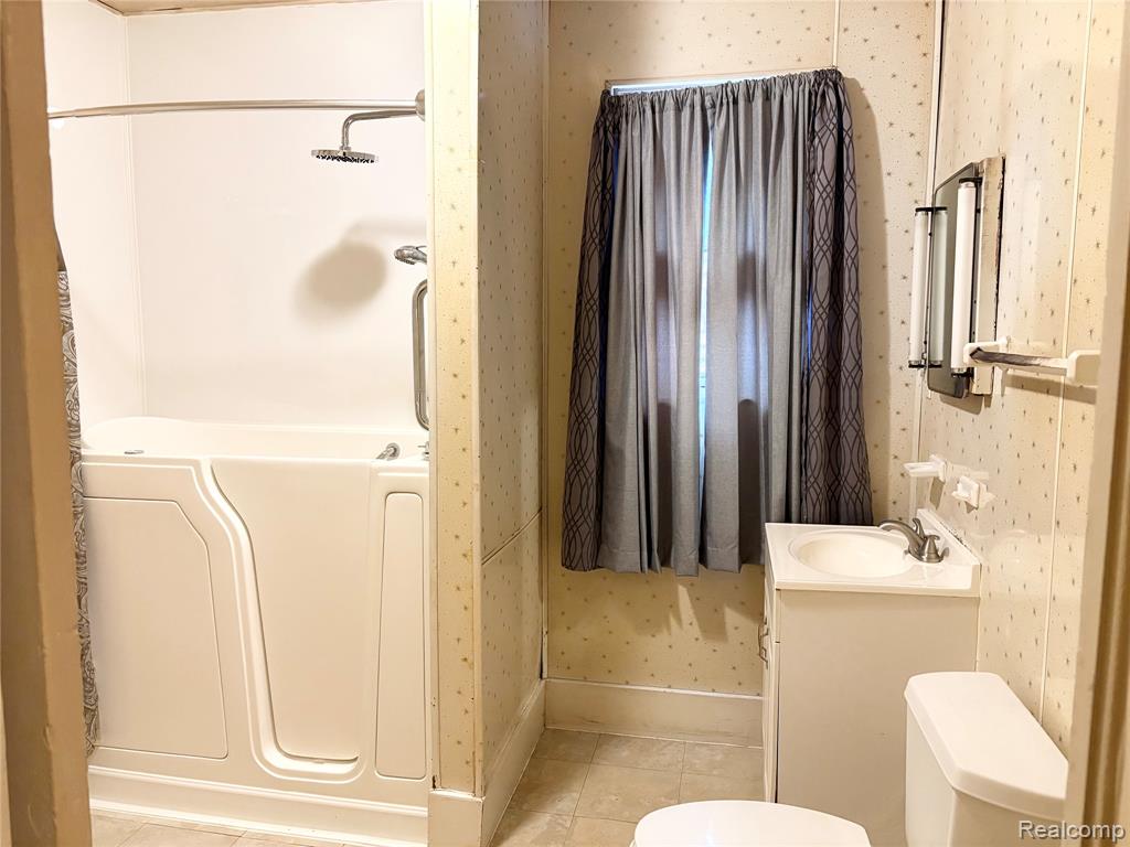 3283 Northwestern Street, Detroit, MI 48206 — Photo 8