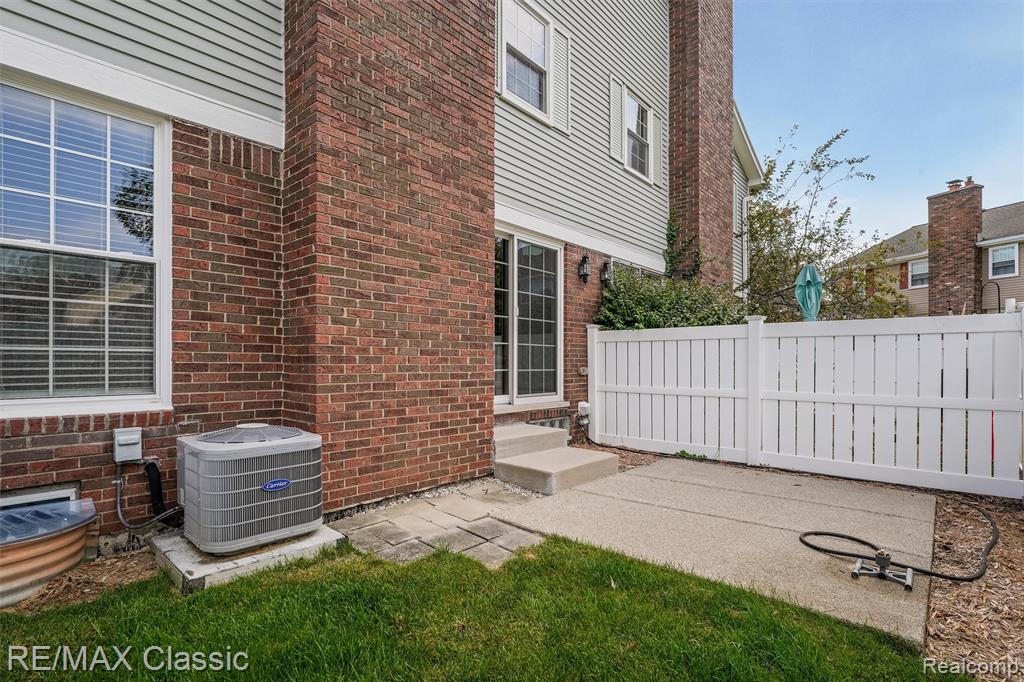 20903 W Glen Haven Circle, Novi, MI 48167 — Photo 33