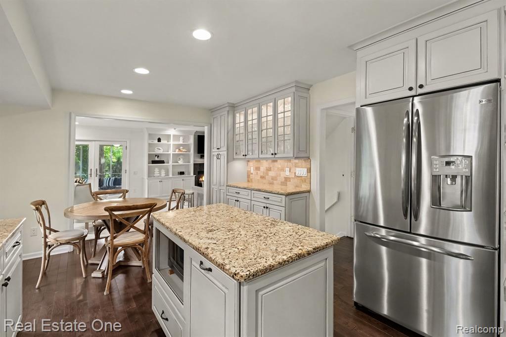 5963 Barnstable Court, West Bloomfield, MI — Photo 10