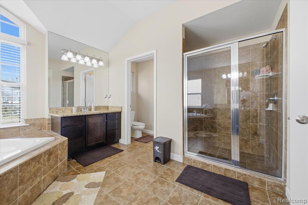 4930 E Stonegate Circle, Lake Orion, MI — Photo 24