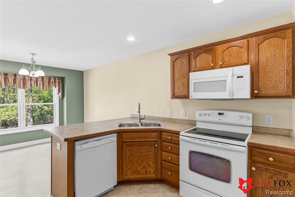 1199 Creek View Court, Burton, MI 48509 — Photo 25