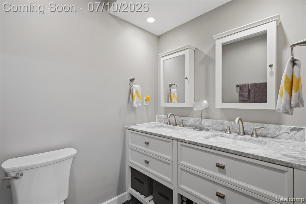 42675 Christina Drive, Sterling Heights, MI 48313 — Photo 29