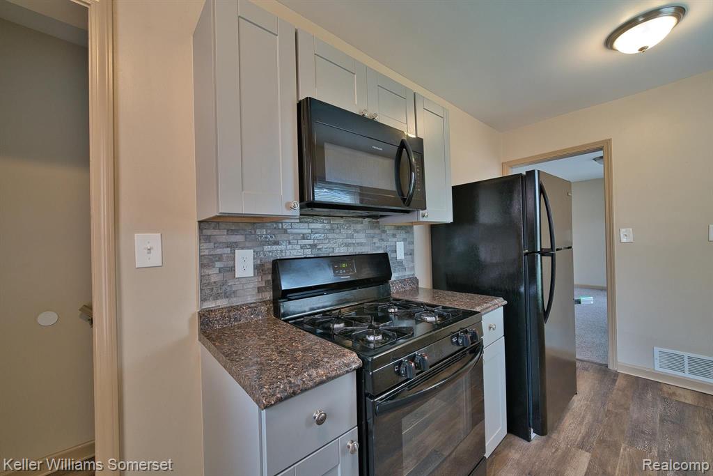 51 SPOKANE Drive, Pontiac, MI 48341 — Photo 34