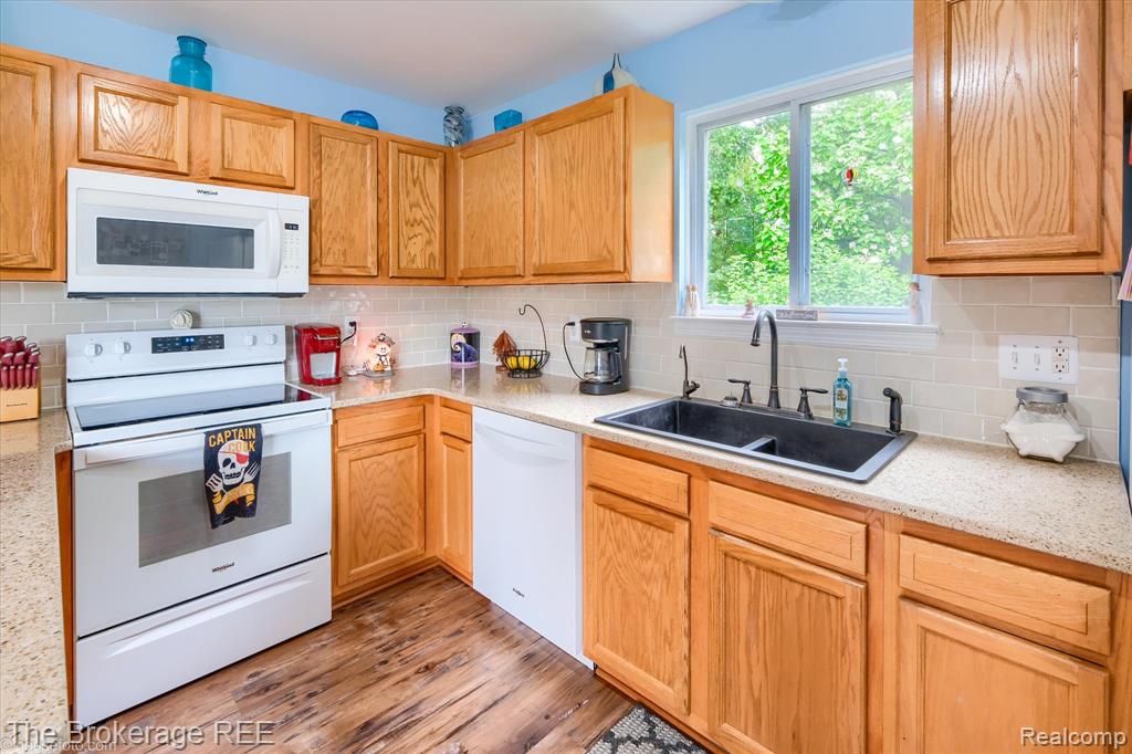 4432 N Belsay Road, Flint, MI 48506 — Photo 36