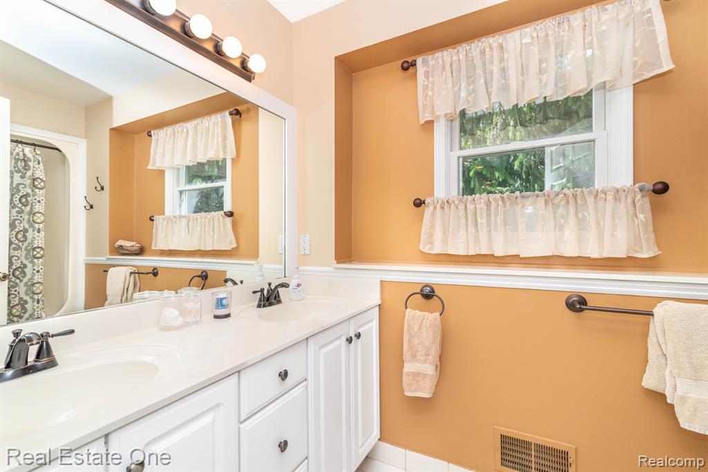 59633 Trena Lane, South Lyon, MI 48178 — Photo 43