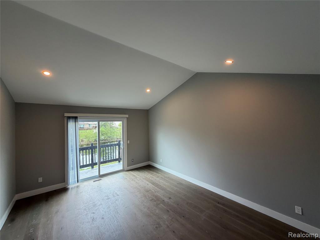 5140 Woodrun Court, West Bloomfield, MI 48323 — Photo 19