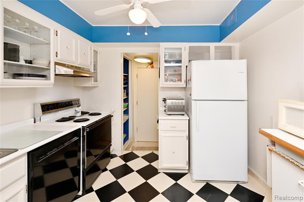 5084 Buckingham, Troy, MI 48098 — Photo 11