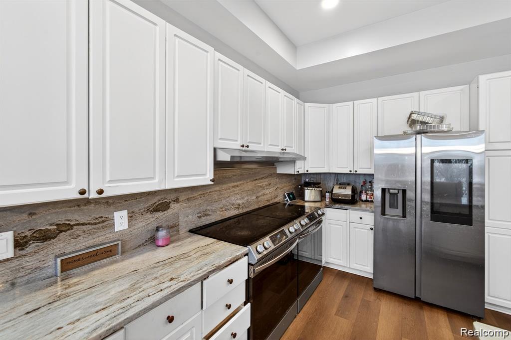 5874 Orchard Woods Drive, West Bloomfield, MI 48324 — Photo 16