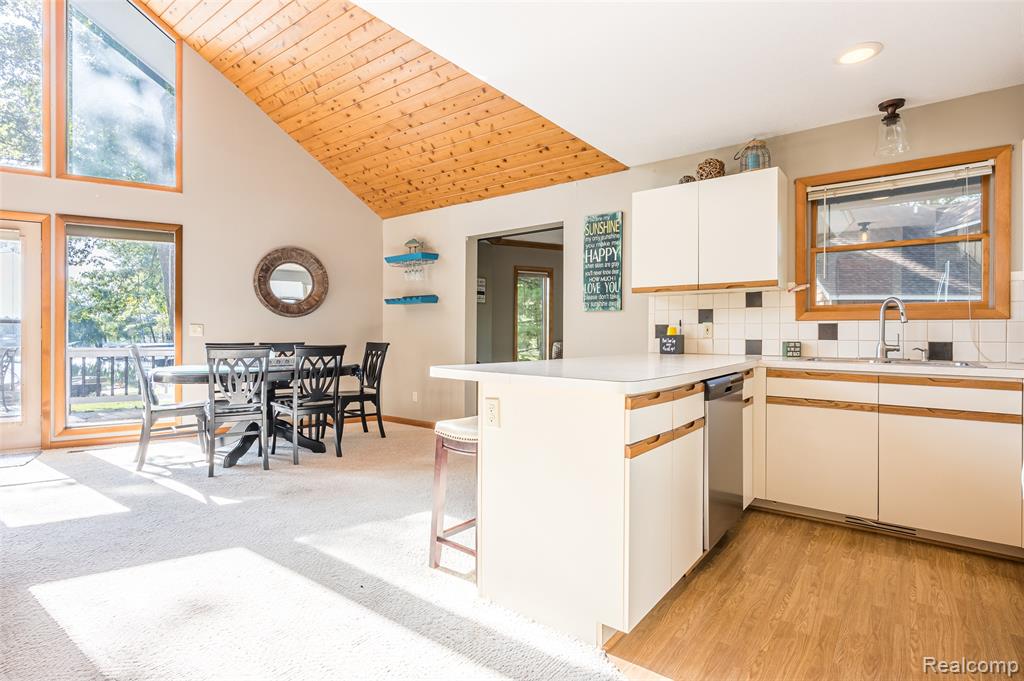 4649 Queens Way, Gladwin, MI 48624 — Photo 8