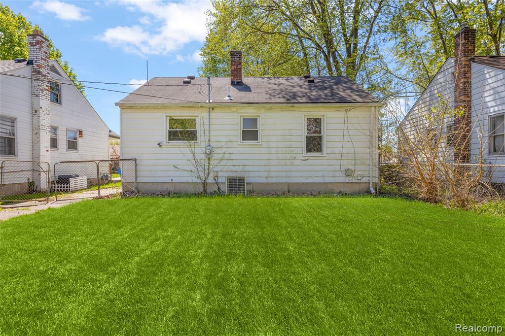 26274 McDonald Street, Dearborn Heights, MI 48125 — Photo 3