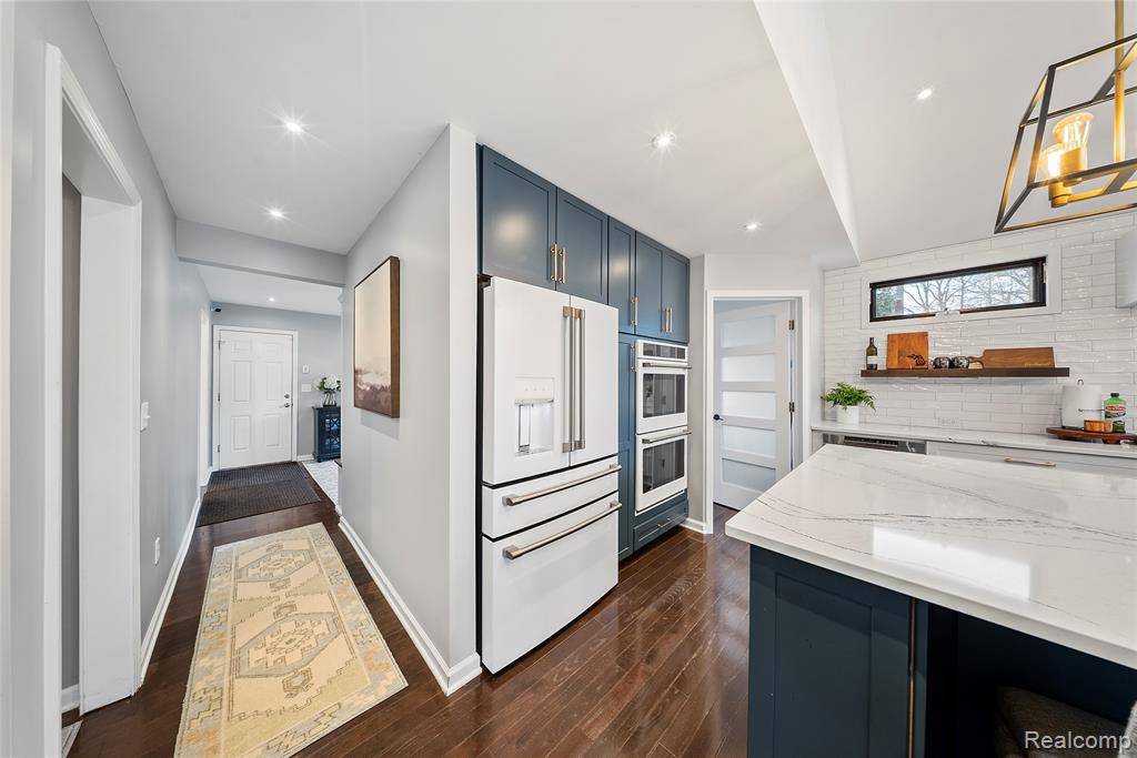 8538 Island Boulevard, Grosse Ile, MI 48138 — Photo 12