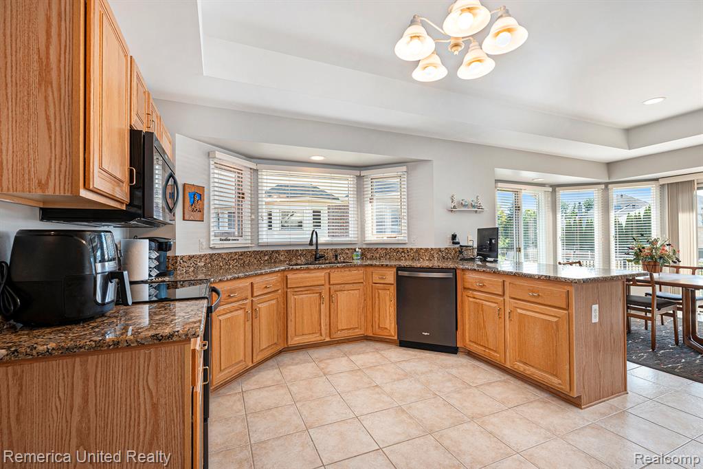 49345 Dunhill Drive, Macomb, MI 48044 — Photo 14