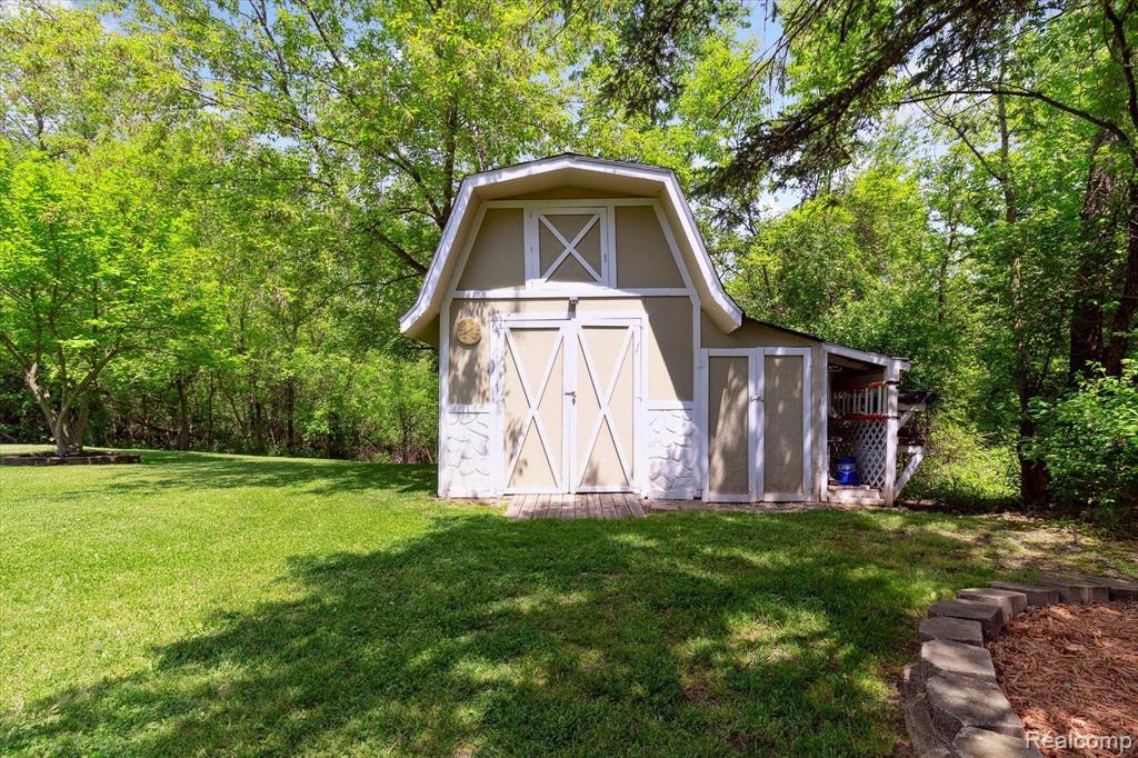898 ROWLAND Road, Leonard, MI 48367 — Photo 53