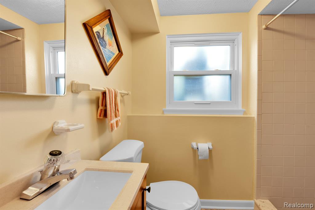 9721 MUELLER Street, Taylor, MI 48180 — Photo 10