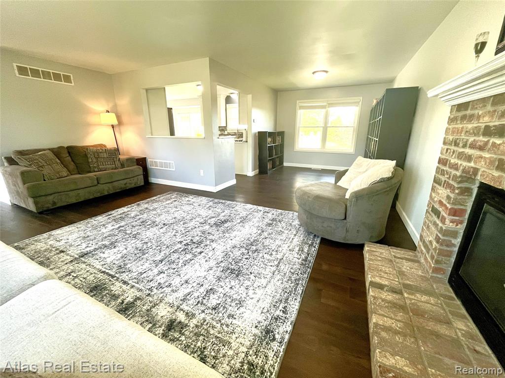 11193 Linda Kay, Goodrich Vlg, MI — Photo 16