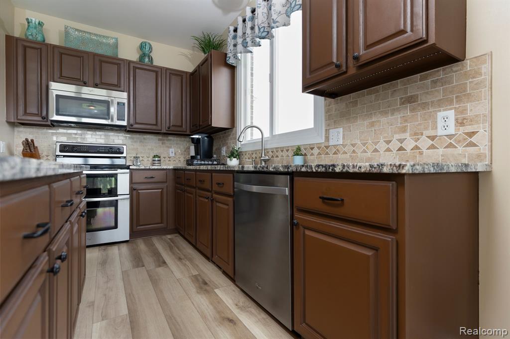 45482 Muirfield Drive, Canton, MI 48188 — Photo 28