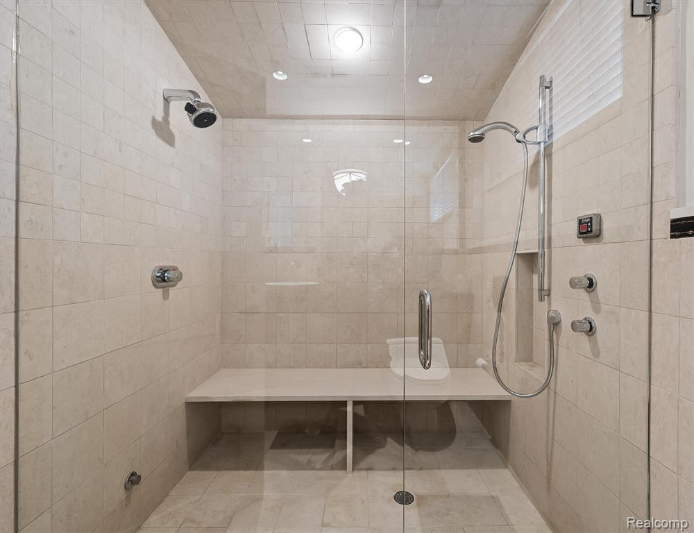 4822 Hidden Lane, West Bloomfield, MI 48323 — Photo 35