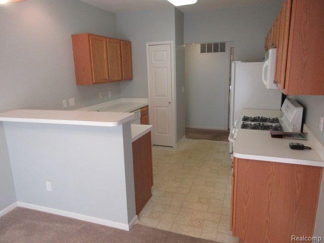 538 DOCKSIDE Circle, Holly, MI 48442 — Photo 7