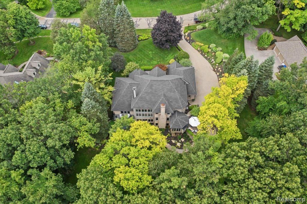 6246 Windemere Point, Brighton, MI 48116 — Photo 43