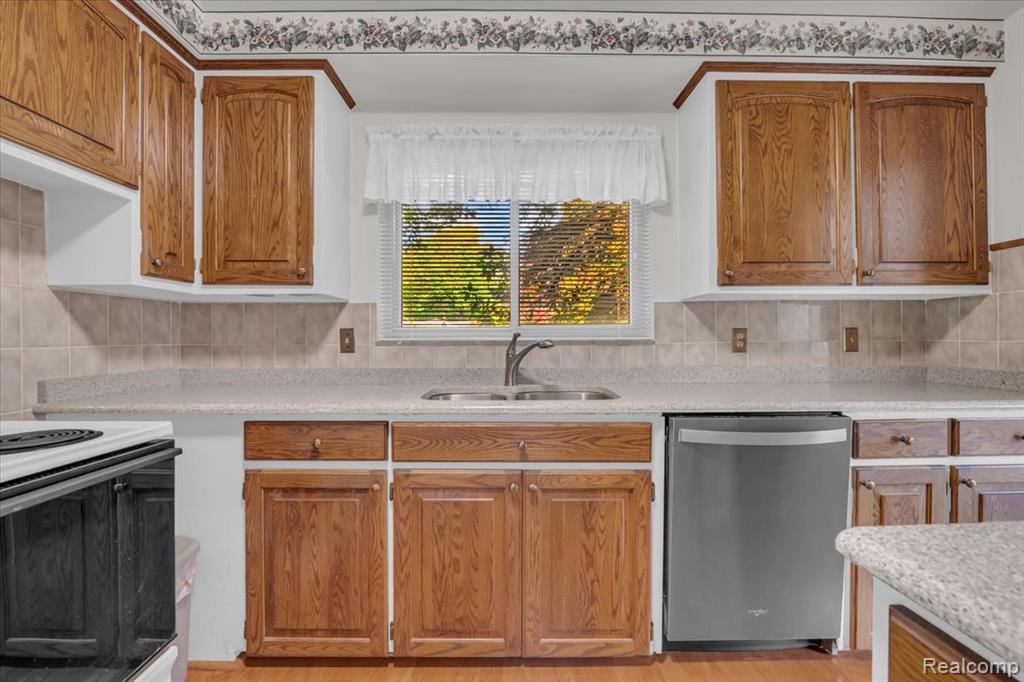 1076 Stratford Lane, Bloomfield Hills, MI 48304 — Photo 7